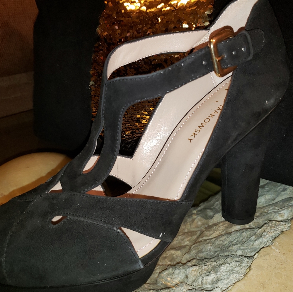 Women's shoes